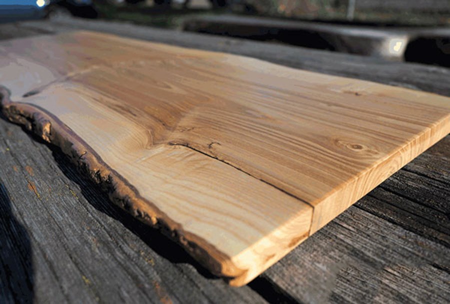 Tấm gỗ tần bì được cắt