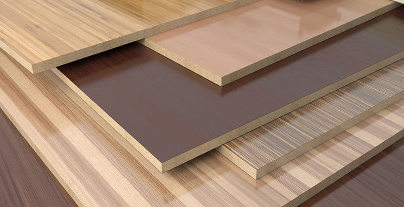 So s&aacute;nh gỗ tự nhi&ecirc;n v&agrave; gỗ c&ocirc;ng nghiệp sản xuất nội thất