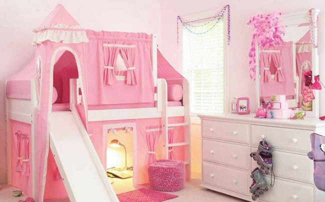 Mẫu giường tầng màu hồng điệu đà cho bé gái